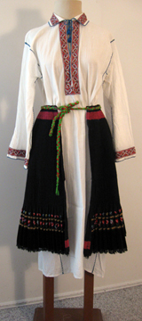 north bulgarian woman's costume - without apron