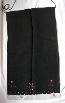 apron of unclear origin